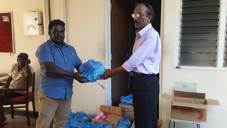 வடபகுதி வெள்ளப்பெருக்கில் அல்லலுற்ற மக்களுக்கு கழகத்தின் அன்புக்கரம்