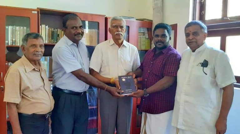 மாத்தளை காந்தி நினைவாலய நூலகத்திற்கு சைவநூல்கள் அன்பளிப்புச் செய்தல்