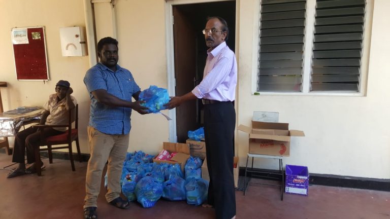 வடபகுதி வெள்ளப்பெருக்கில் அல்லலுற்ற மக்களுக்கு கழகத்தின் அன்புக்கரம்